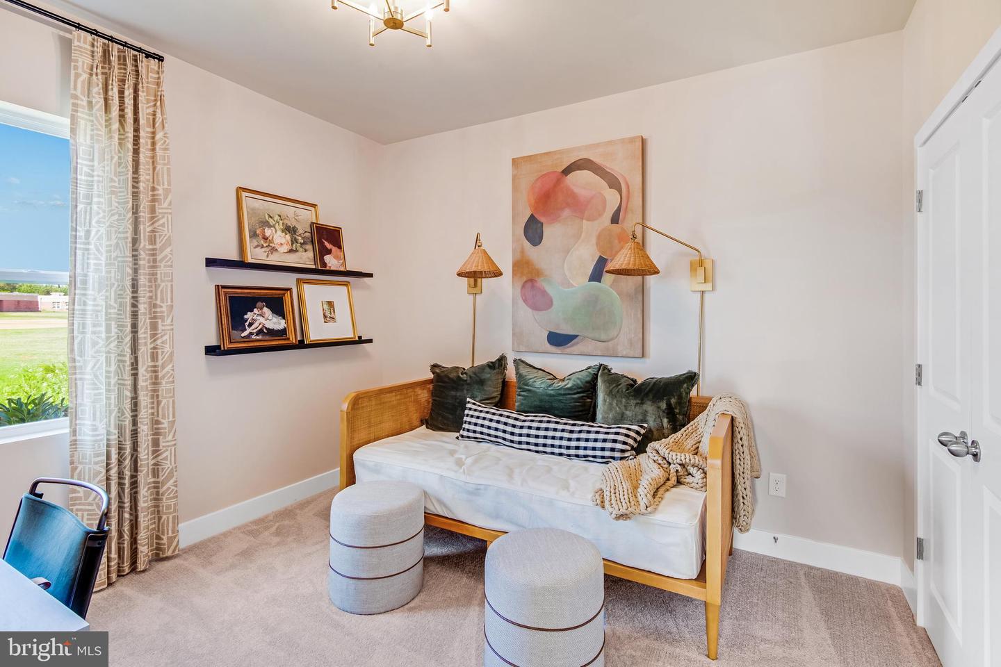 100 Lantern Ln Property Photo 3