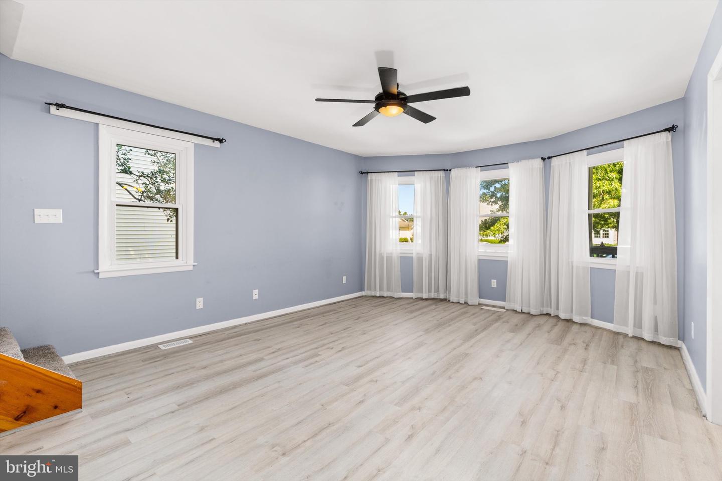 36764 W Pond Cir Property Photo 6
