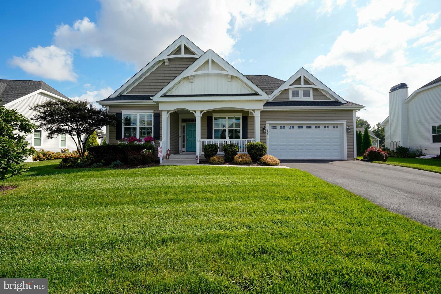 29512 PATRICK HENRY CIR Property Photo 1