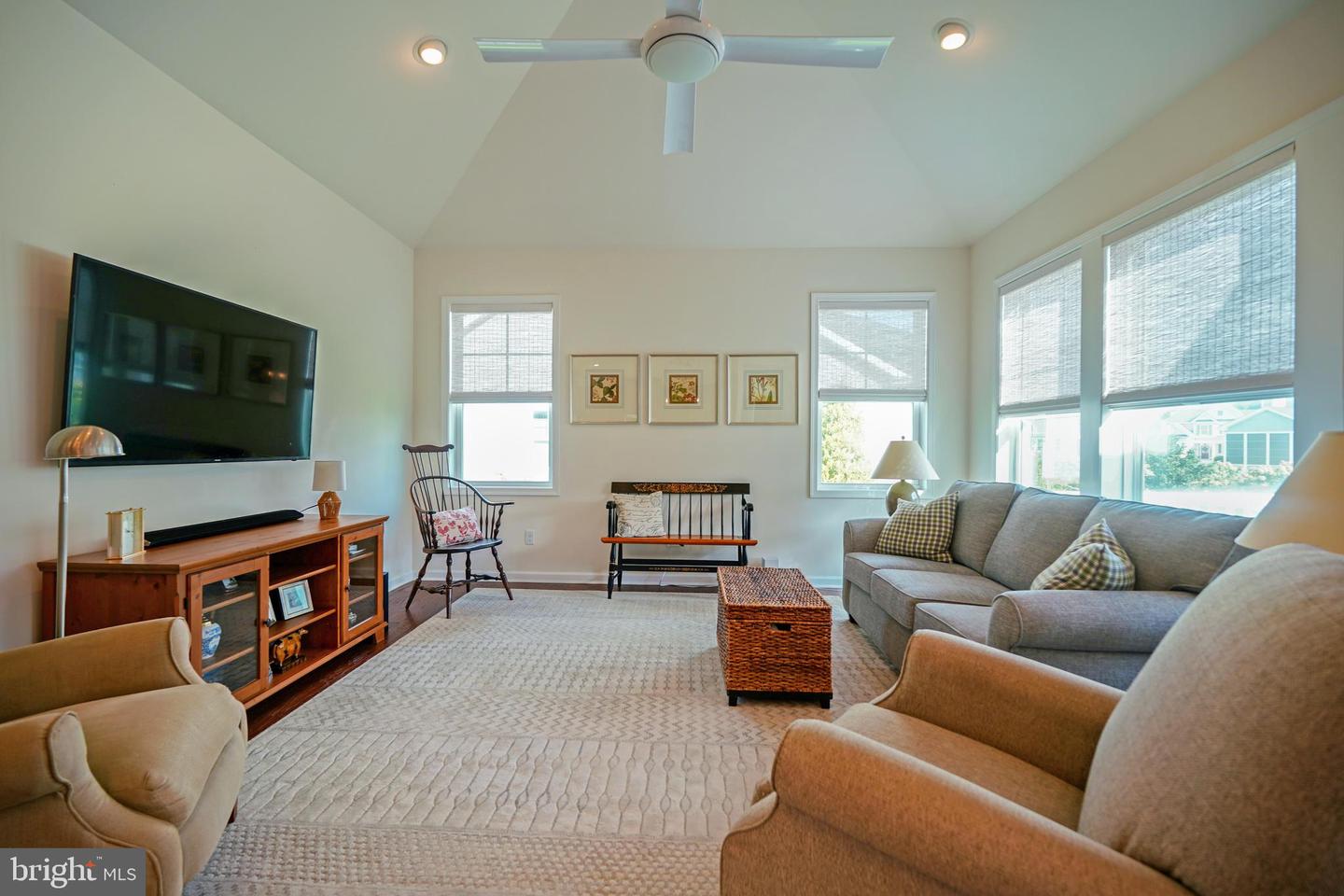 29512 Patrick Henry Cir Property Photo 10