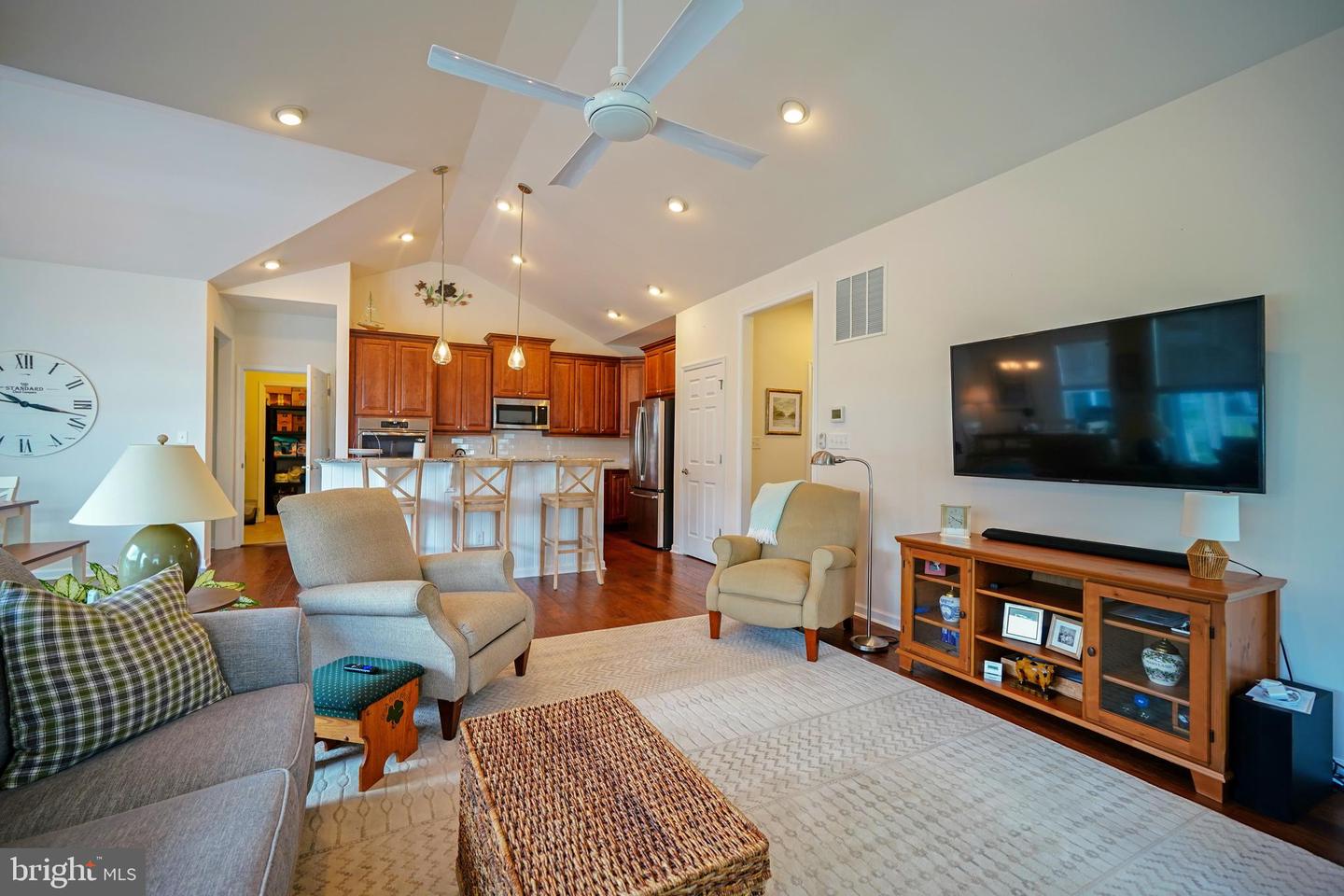 29512 Patrick Henry Cir Property Photo 13