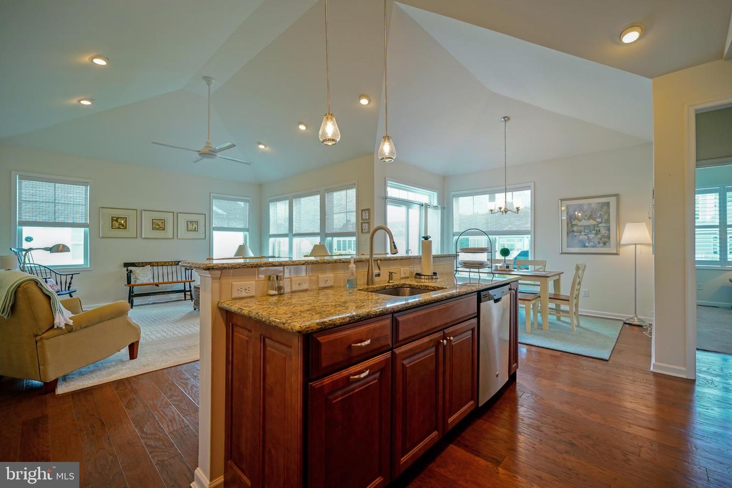 29512 Patrick Henry Cir Property Photo 16