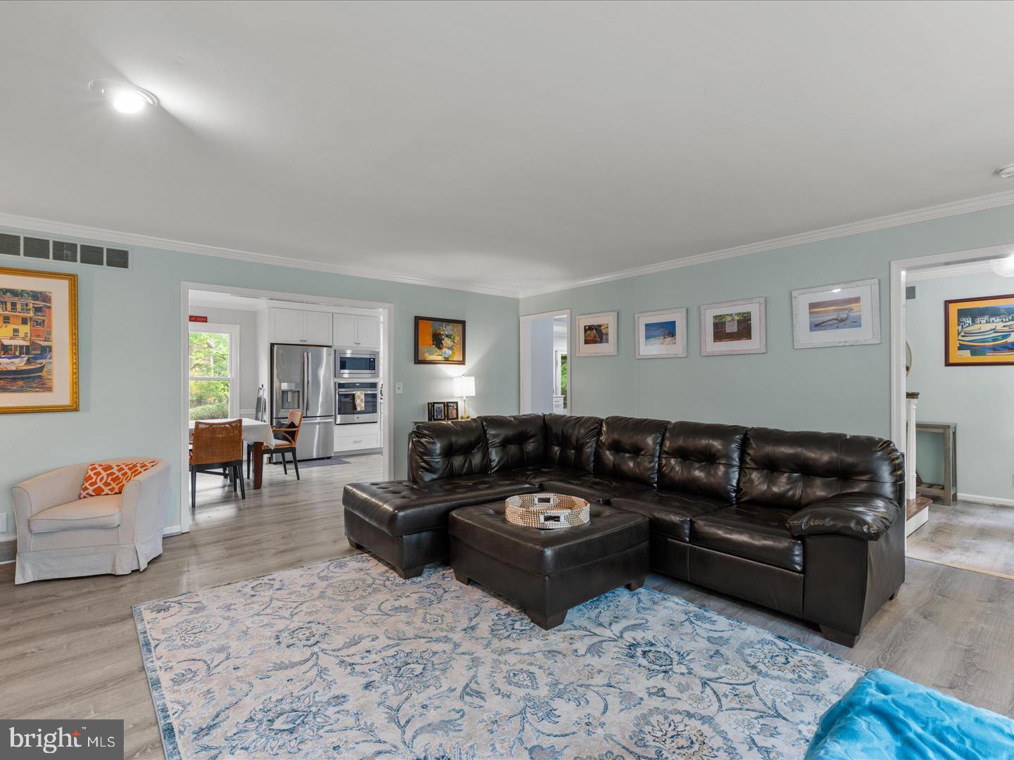 4 Canterbury Ln Property Photo 17