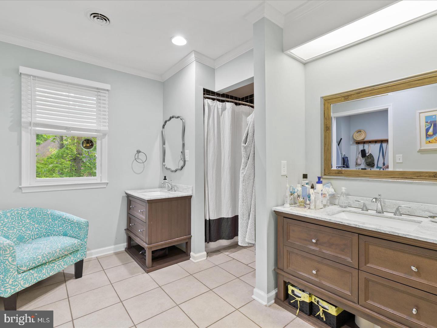 4 Canterbury Ln Property Photo 23