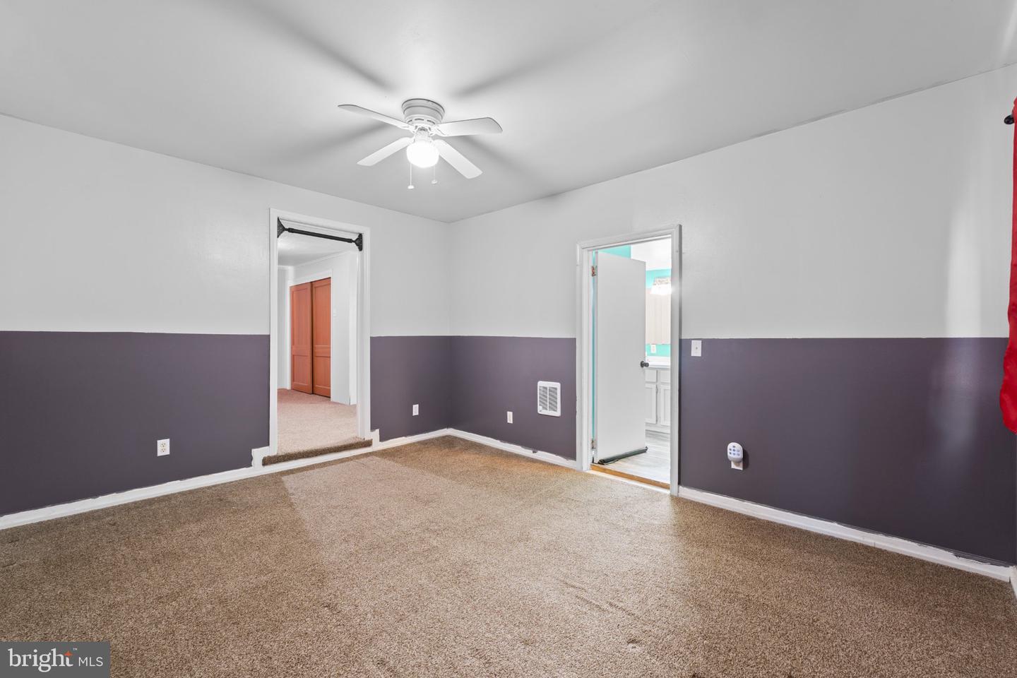 309 E 6th St Property Photo 13