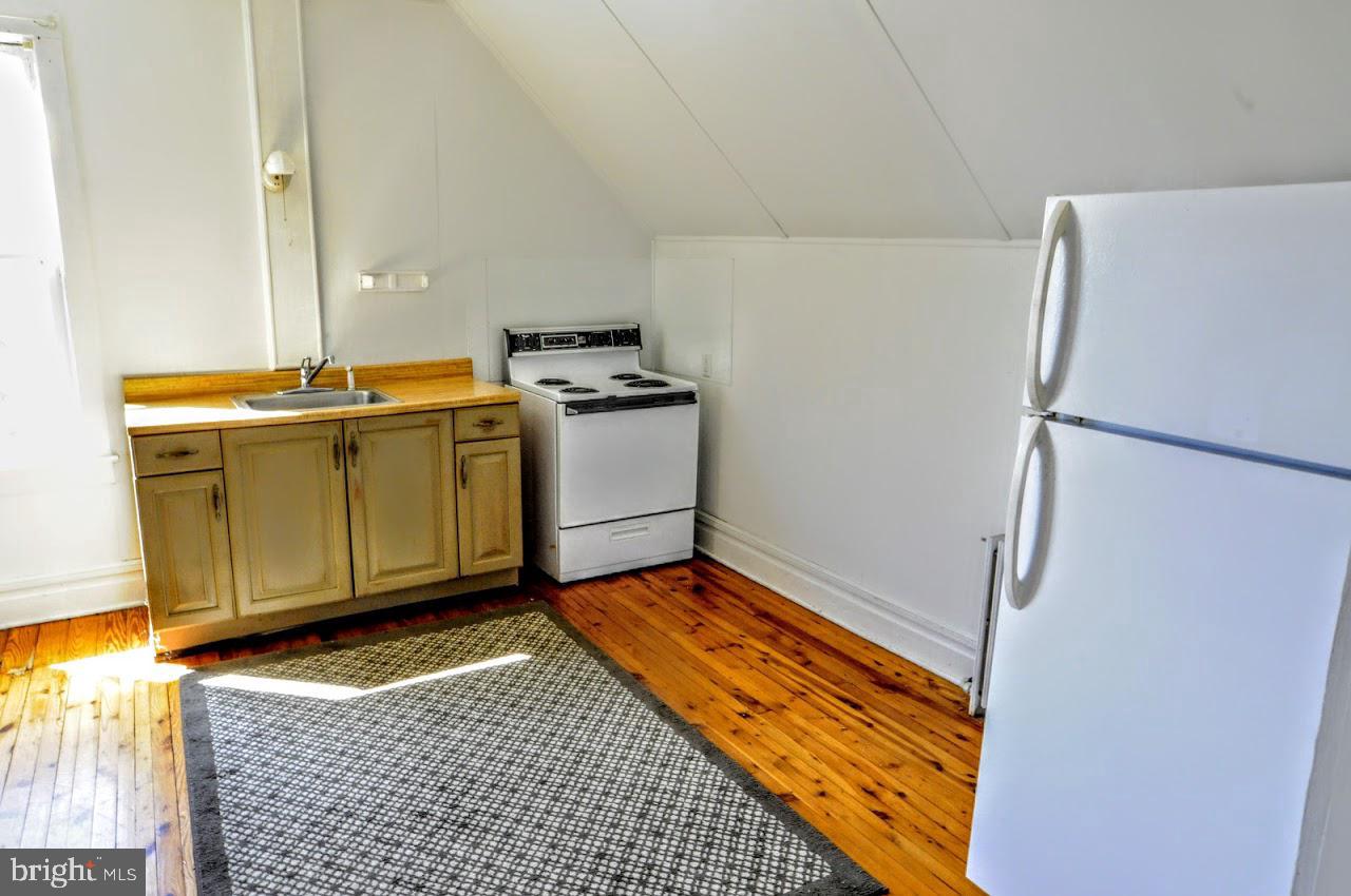 201 Delaware Ave #4 Property Photo 4