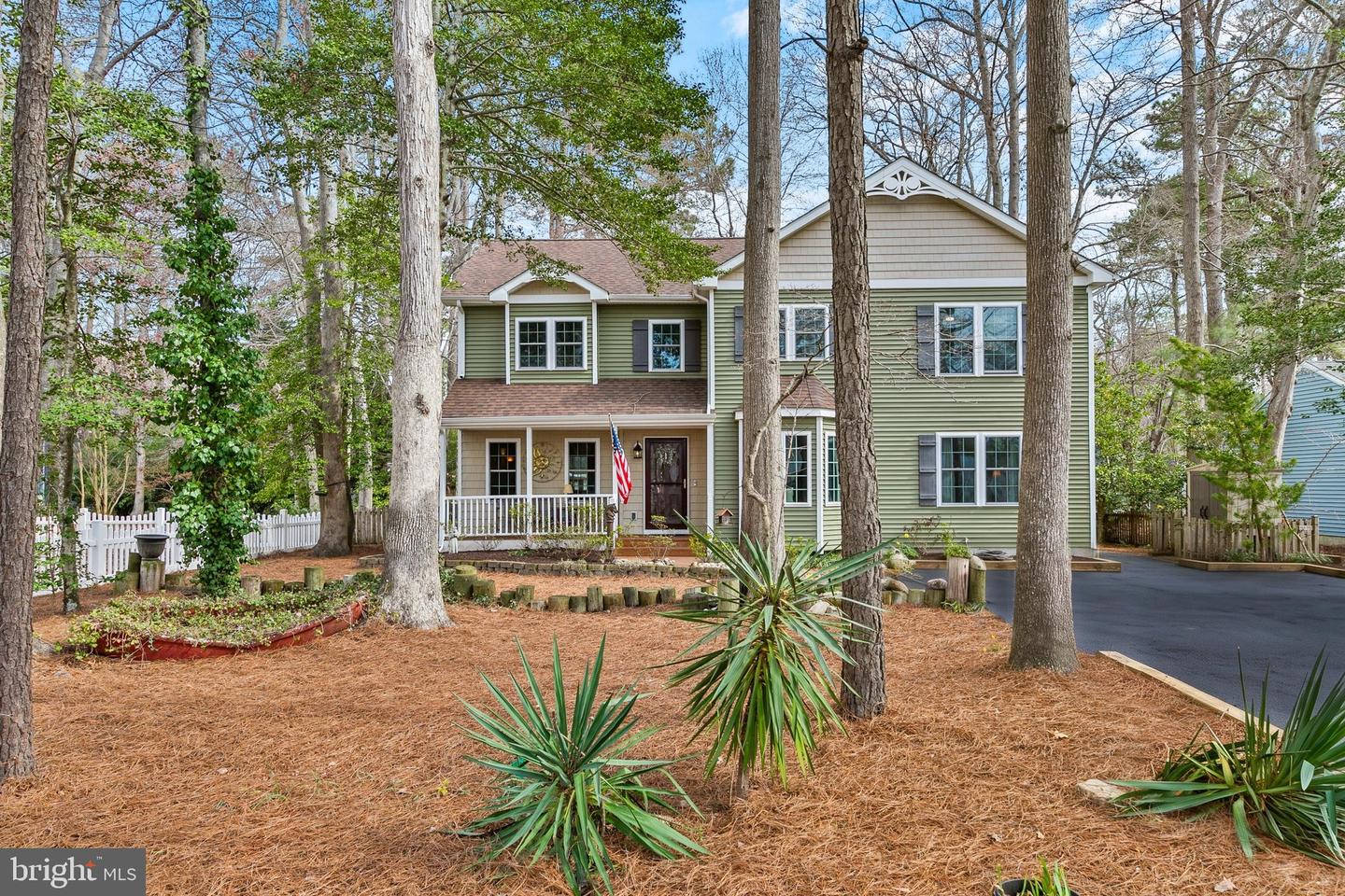 9 Columbia Ave Property Photo 2