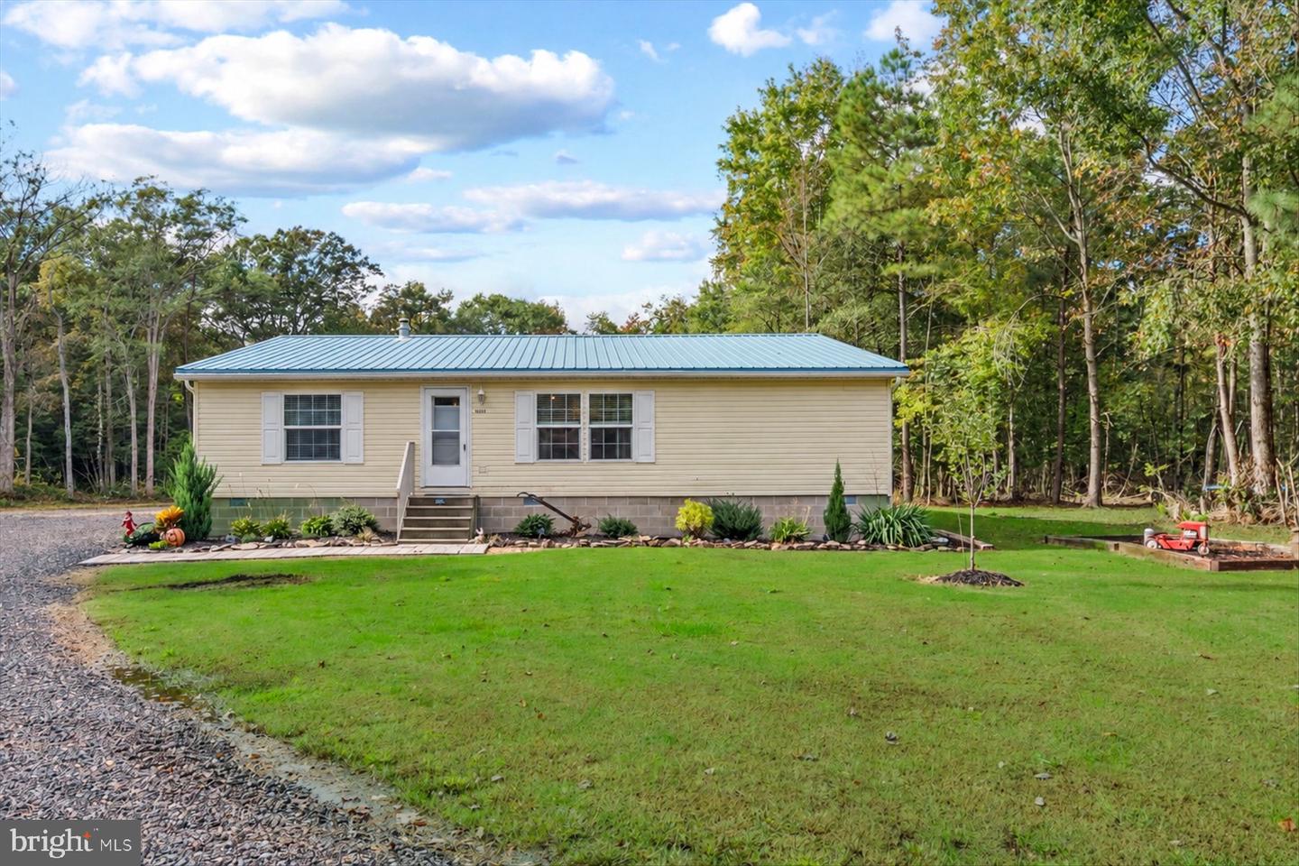 26813 Lonesome Rd Property Photo 2