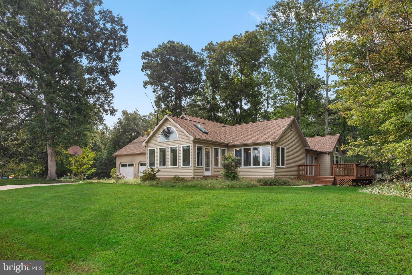 200 Woodland Ct Property Photo 1