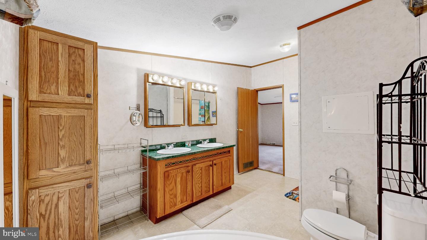 34339 River Rd Property Photo 18