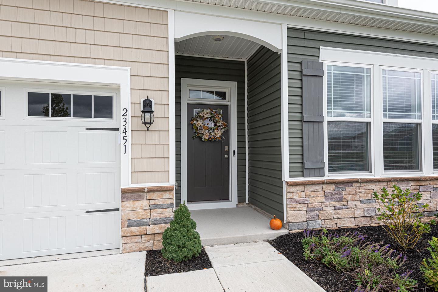 23451 Oyster Rd Property Photo 2