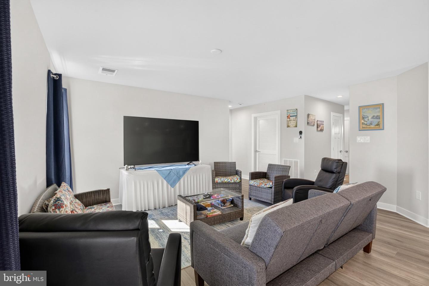 22450 Jayda Property Photo 8