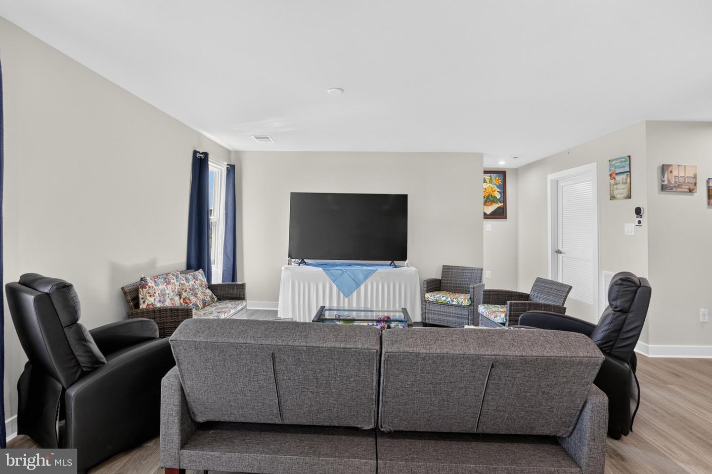 22450 Jayda Property Photo 9