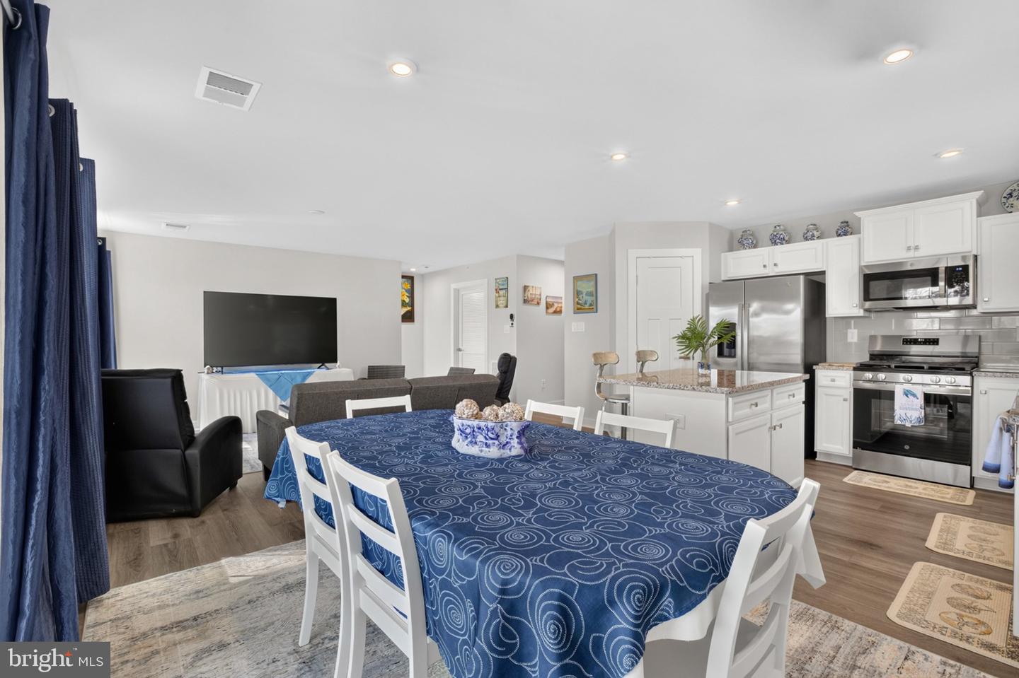 22450 Jayda Property Photo 13