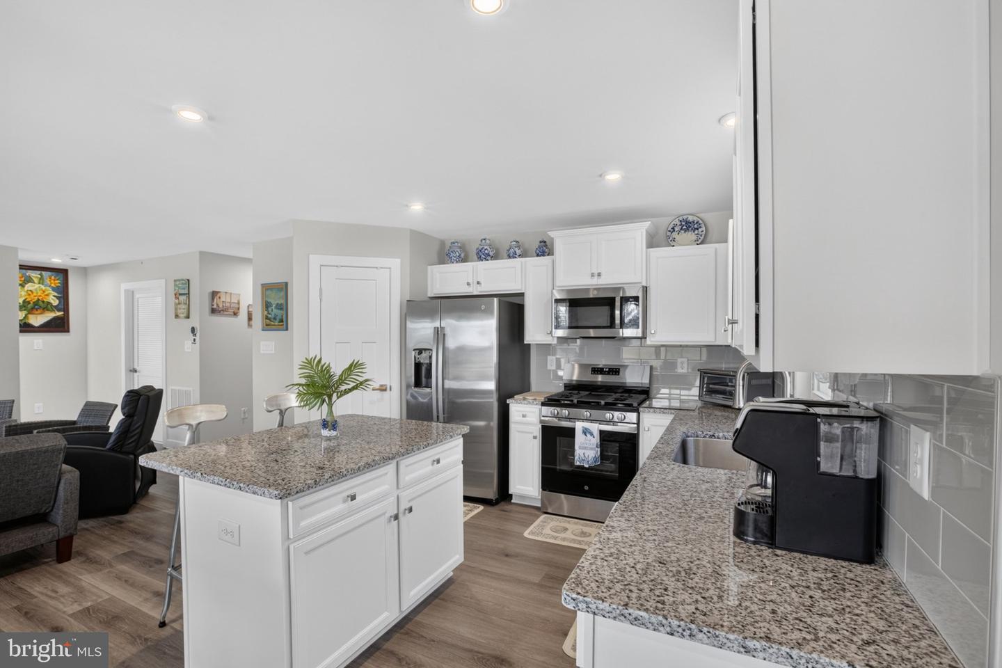 22450 Jayda Property Photo 18