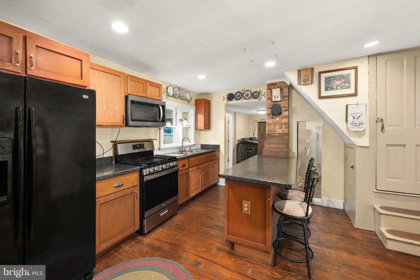 8595 Hearns Pond Rd Property Photo 12