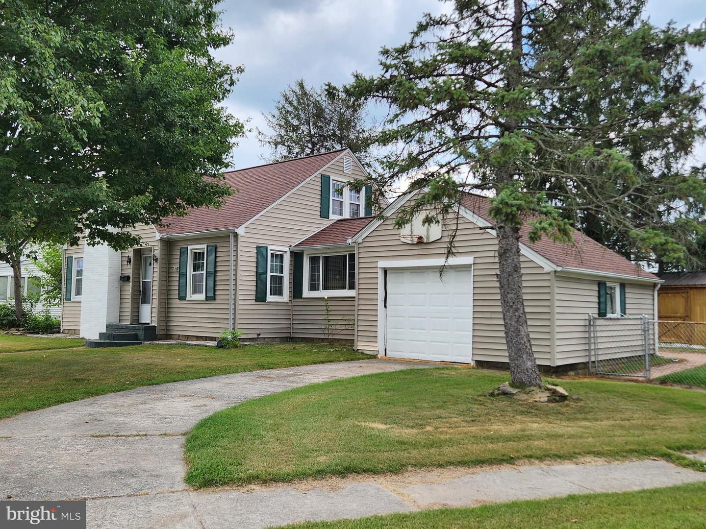 512 State St Property Photo 3