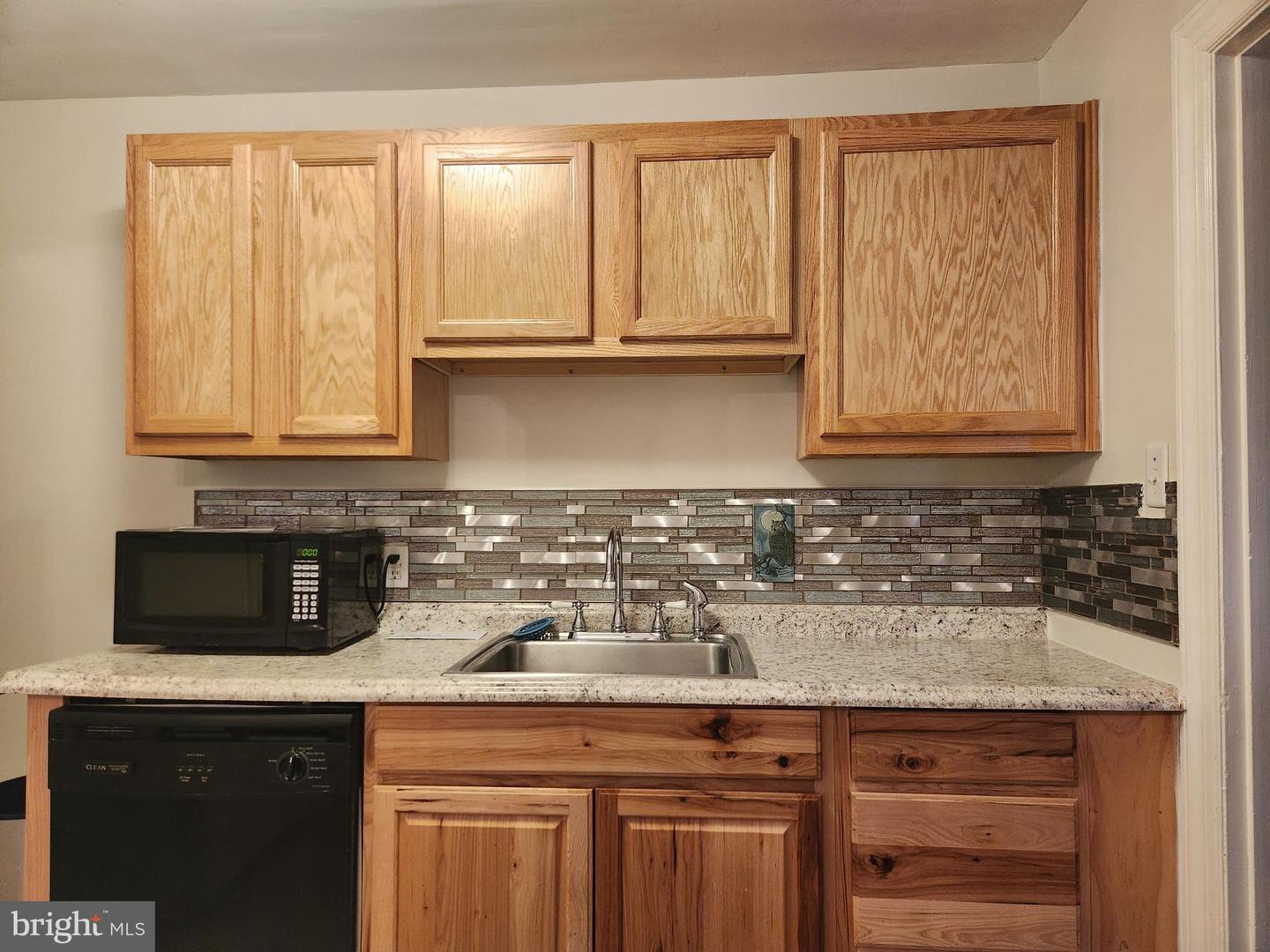 512 State St Property Photo 11