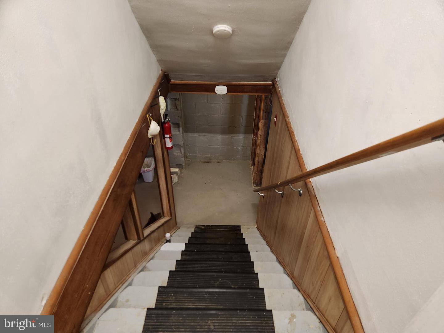 512 State St Property Photo 21