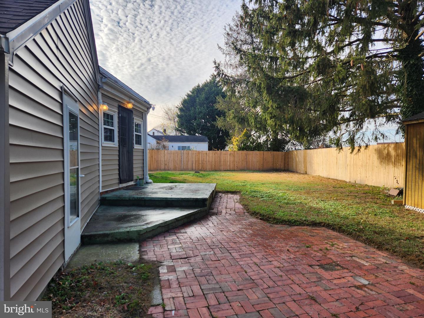 512 State St Property Photo 25