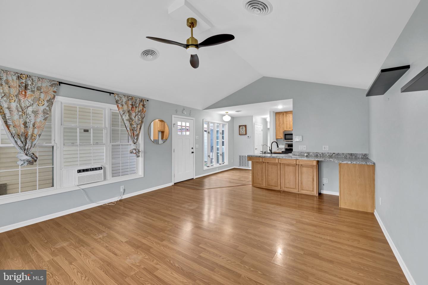 144 Hudson Aly Property Photo 14