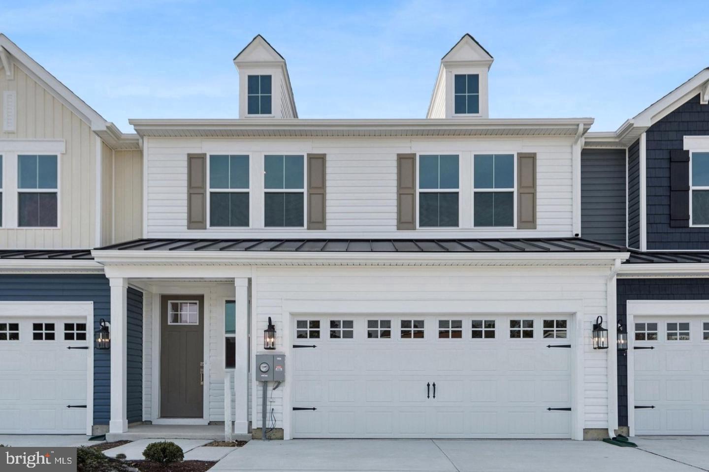 20524 SPYGLASS CIR Property Photo 1