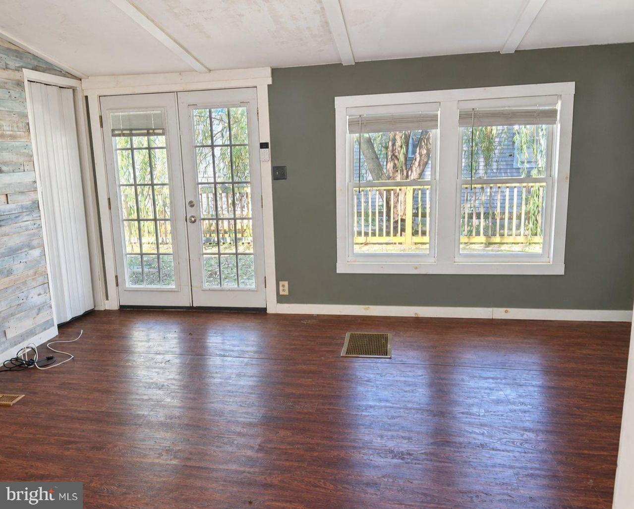 28320 Forest Dr Property Photo 7