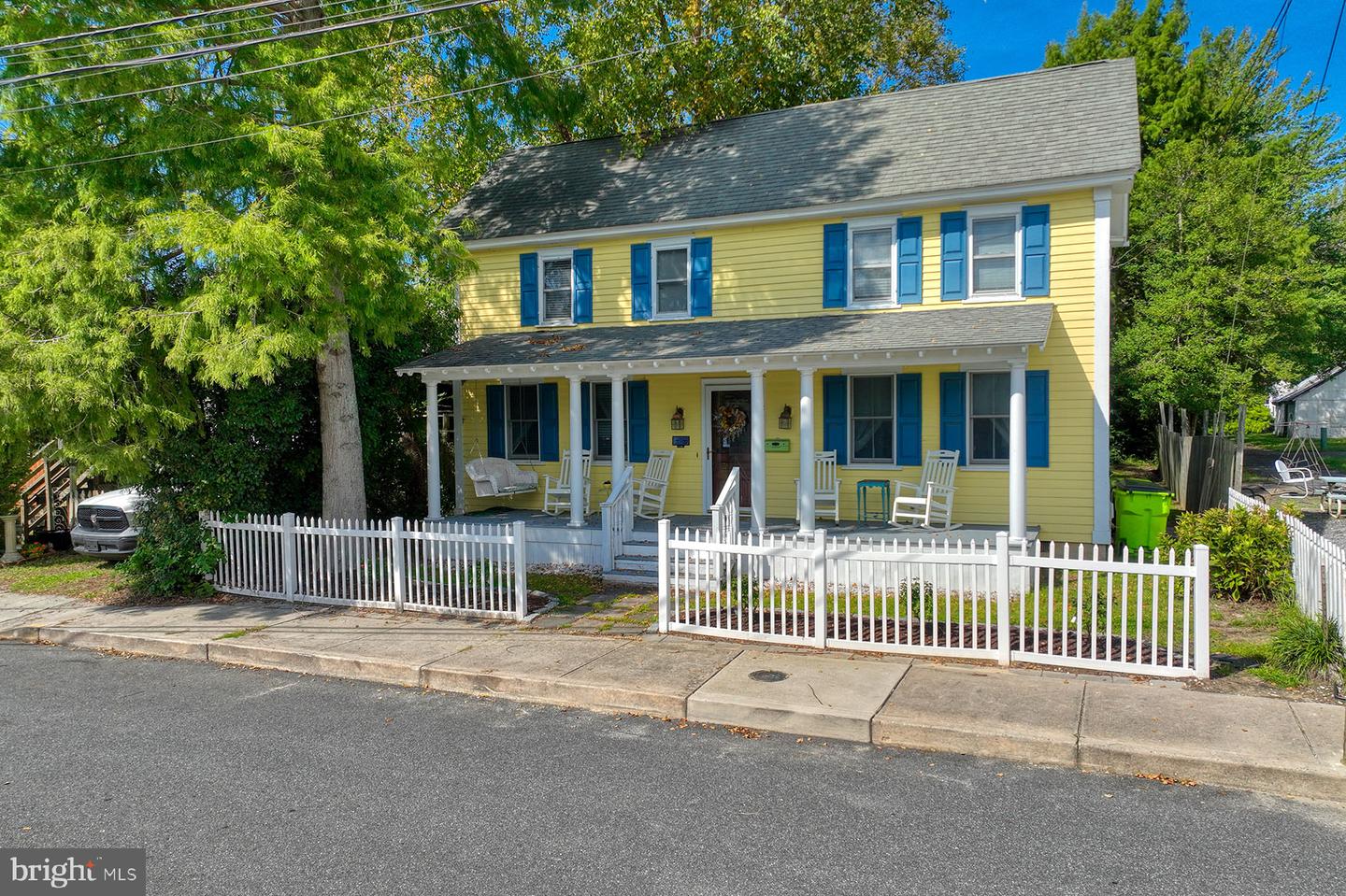 124 BROAD ST Property Photo 1