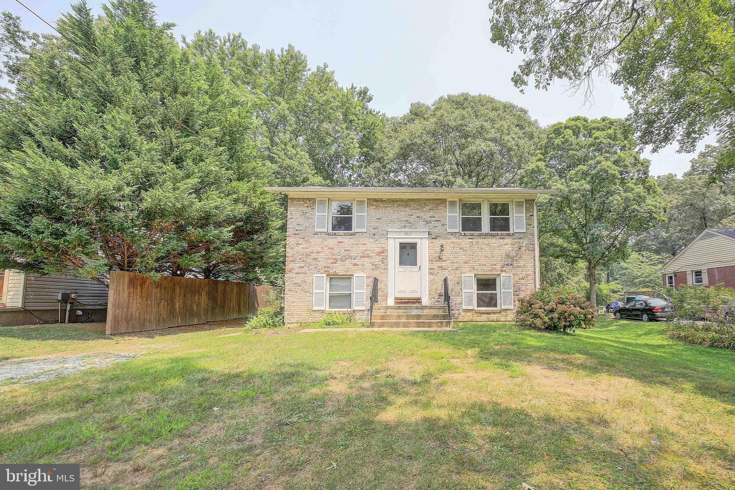 7917 W Riverside Dr Property Photo