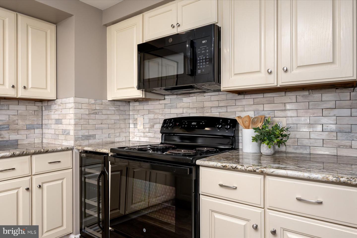 930 Astern Way #405 Property Photo 11