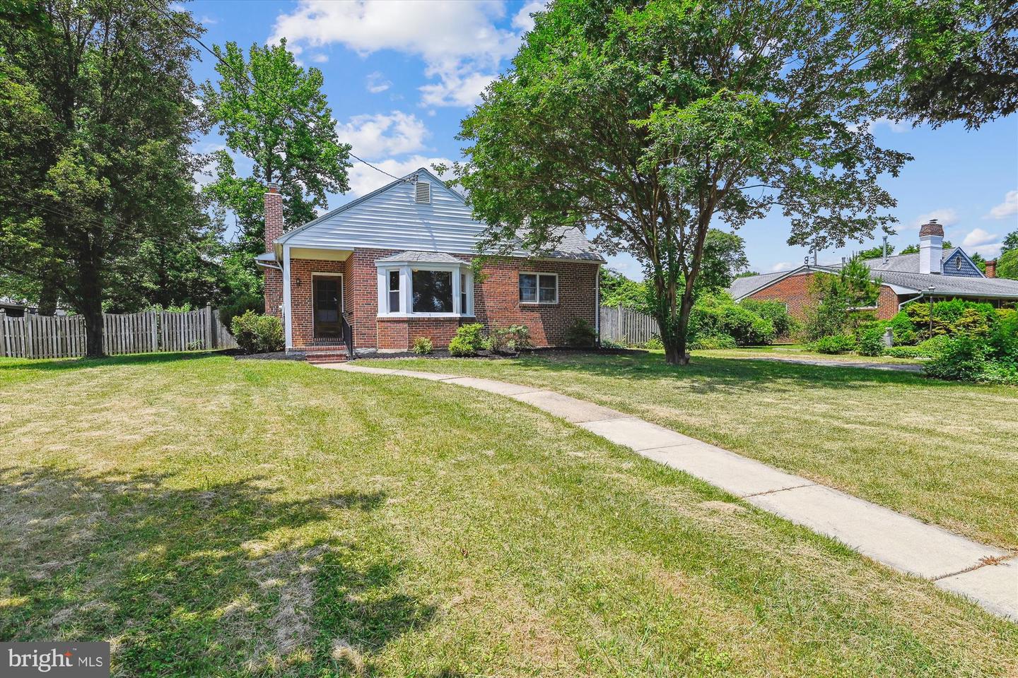 209 Sandsbury Ave Property Photo 1