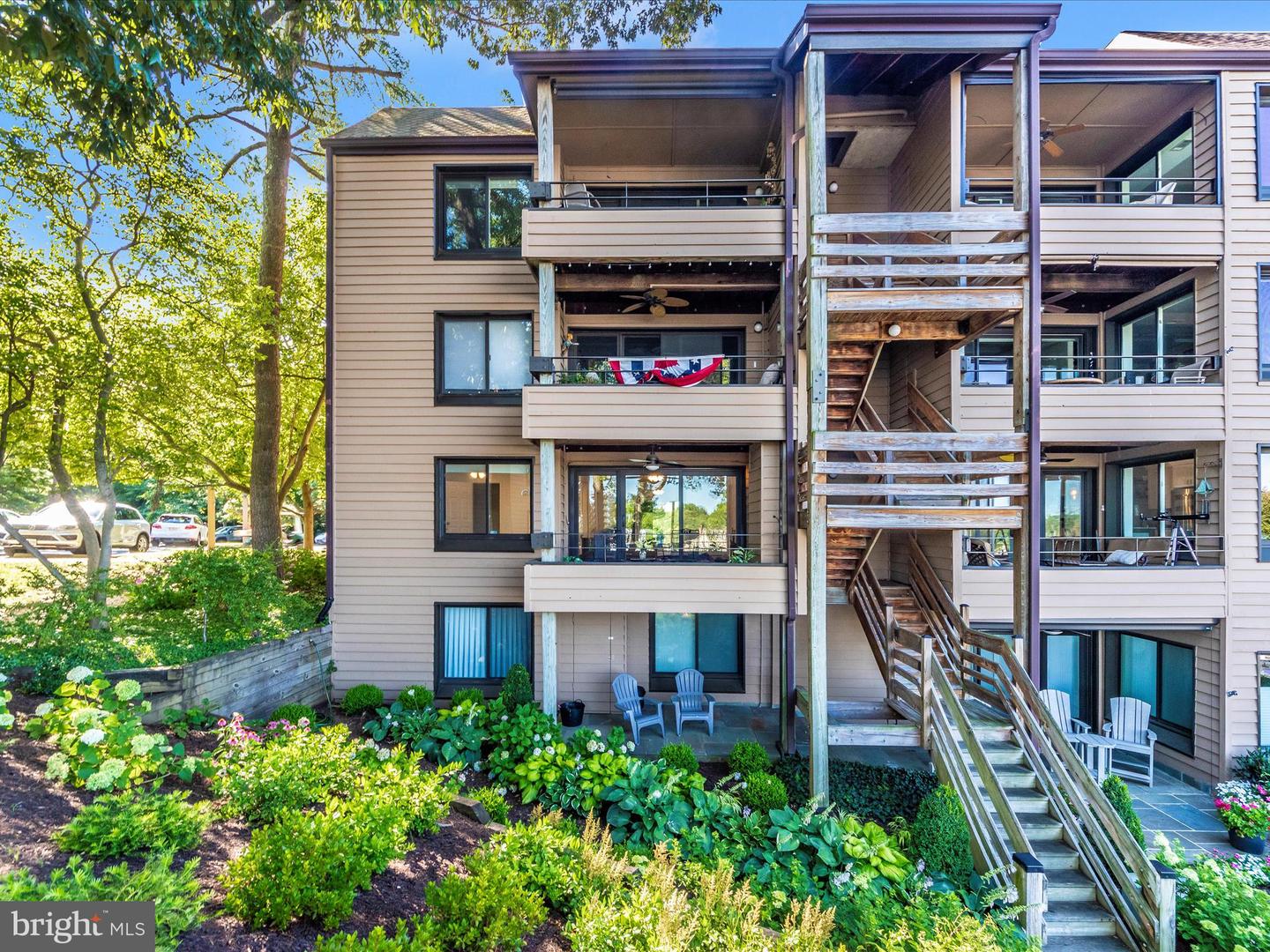 5 President Point Dr #a1 Property Photo 1