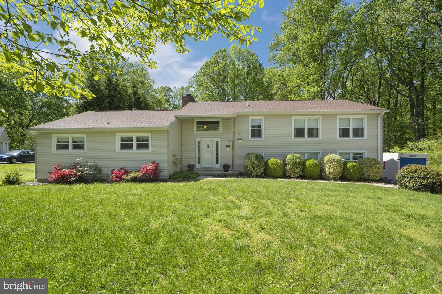 Bay Country Real Estate Listings Main Image