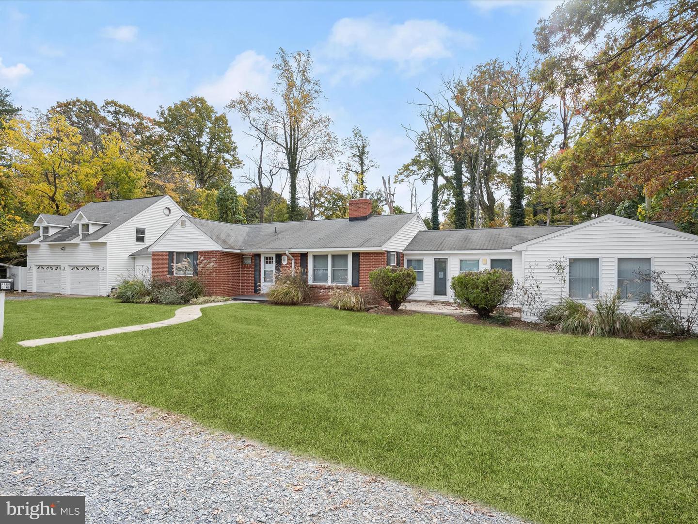 3 Park Ln Property Photo