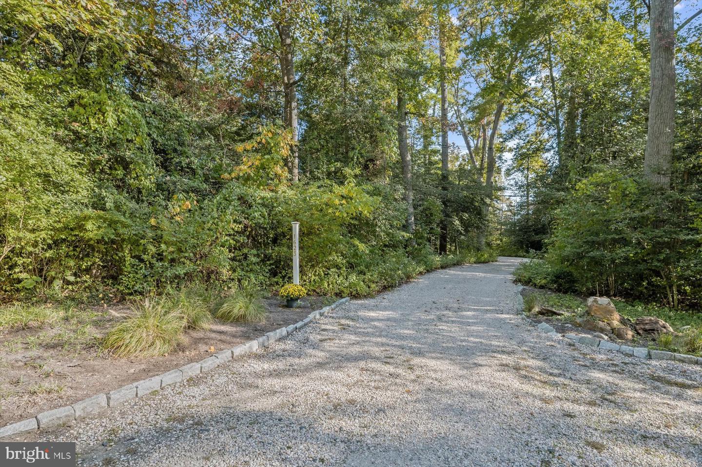 1623 St Giles Rd Property Photo 2