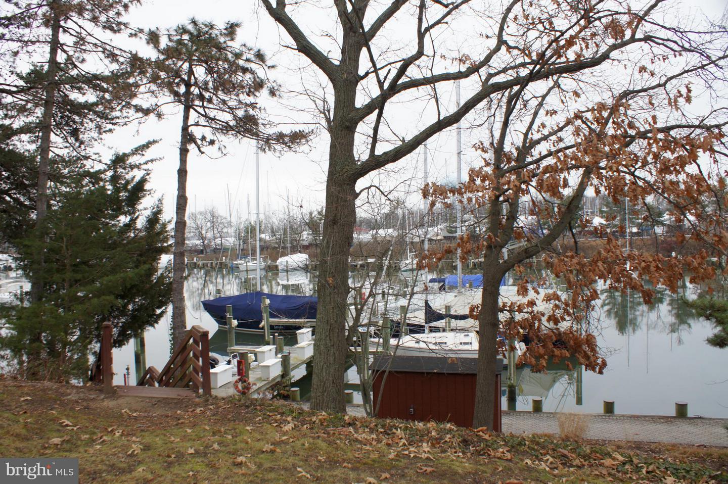 756 Fairview Ave #b Property Photo 8