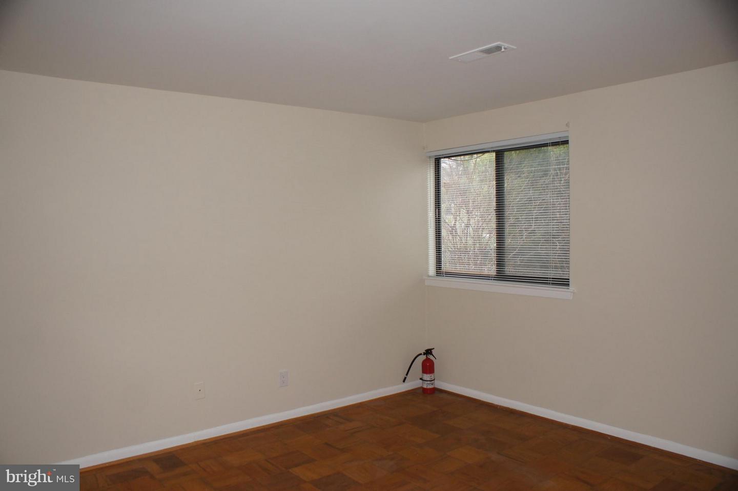 756 Fairview Ave #b Property Photo 16