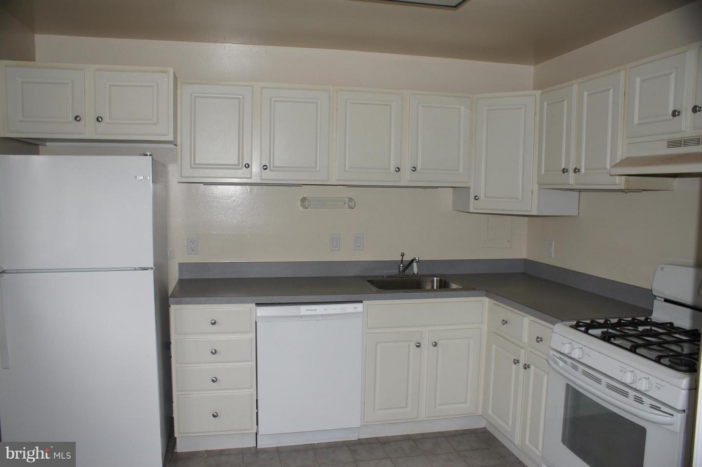 756 Fairview Ave #b Property Photo 23