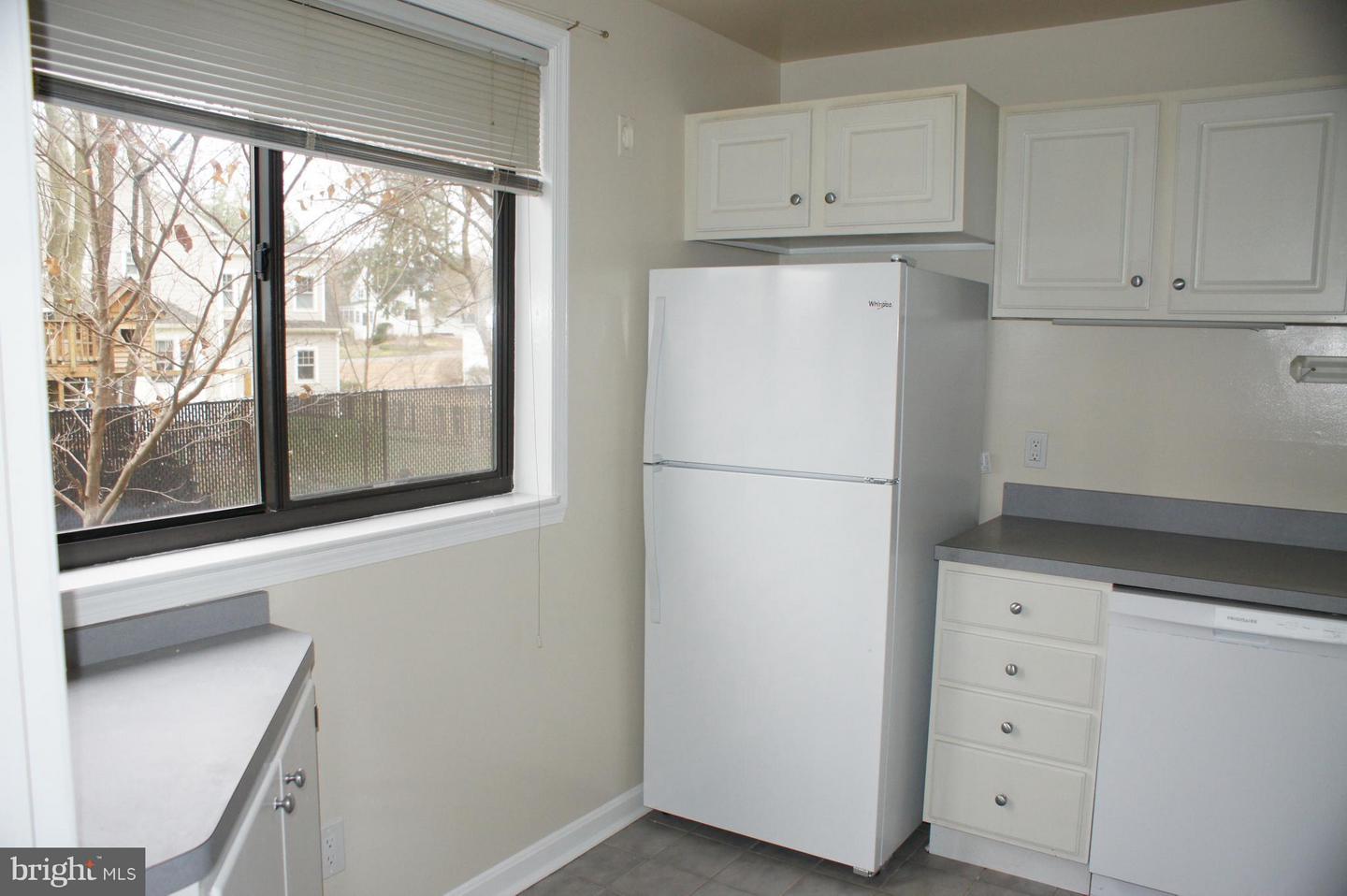 756 Fairview Ave #b Property Photo 24