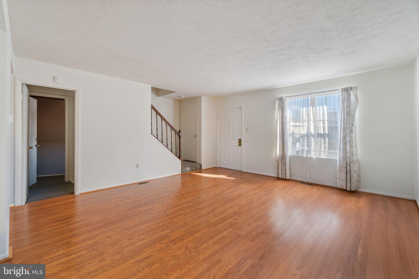 8078 Outing Ave Property Photo 6