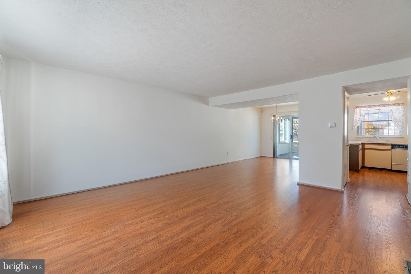 8078 Outing Ave Property Photo 7