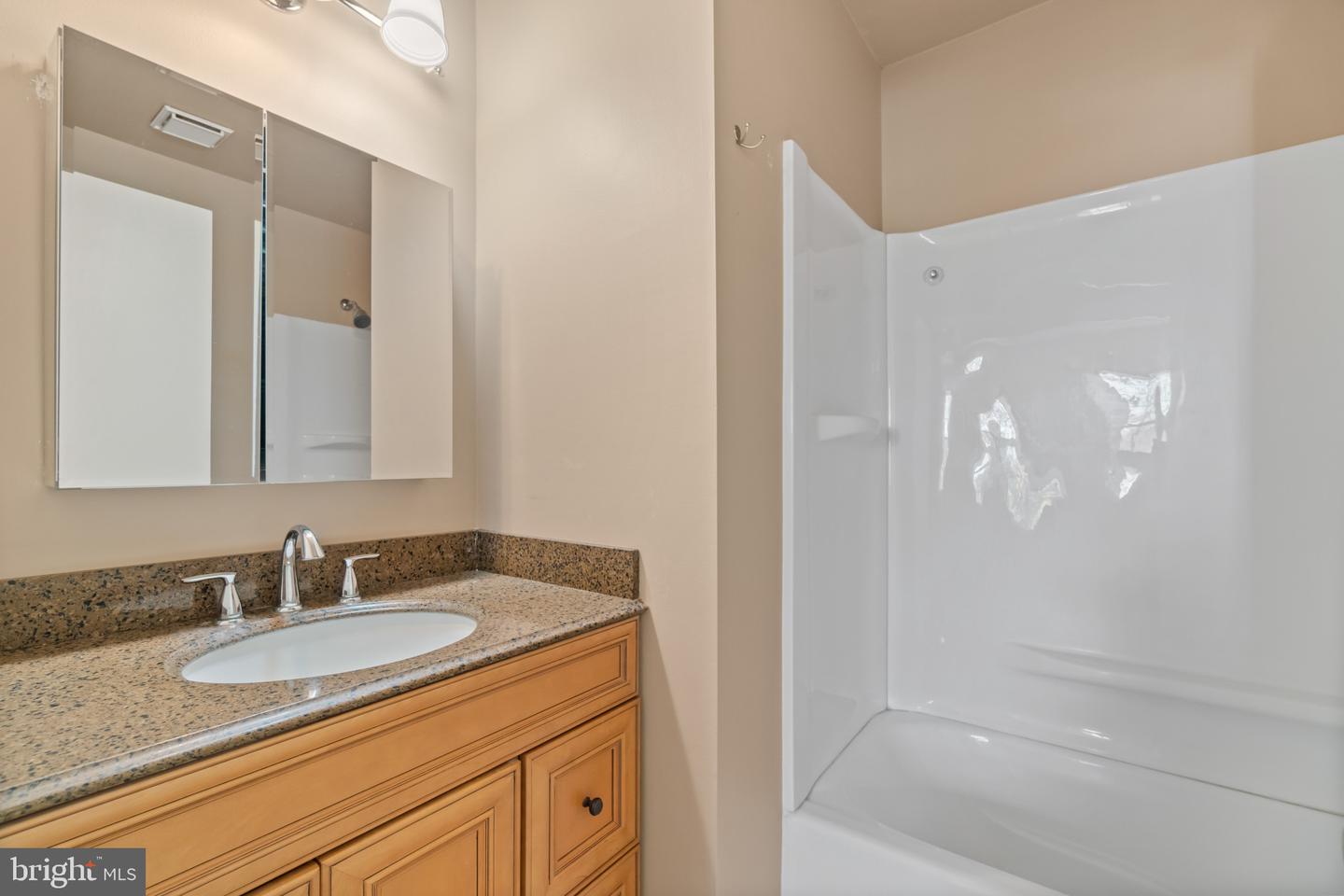 8078 Outing Ave Property Photo 16