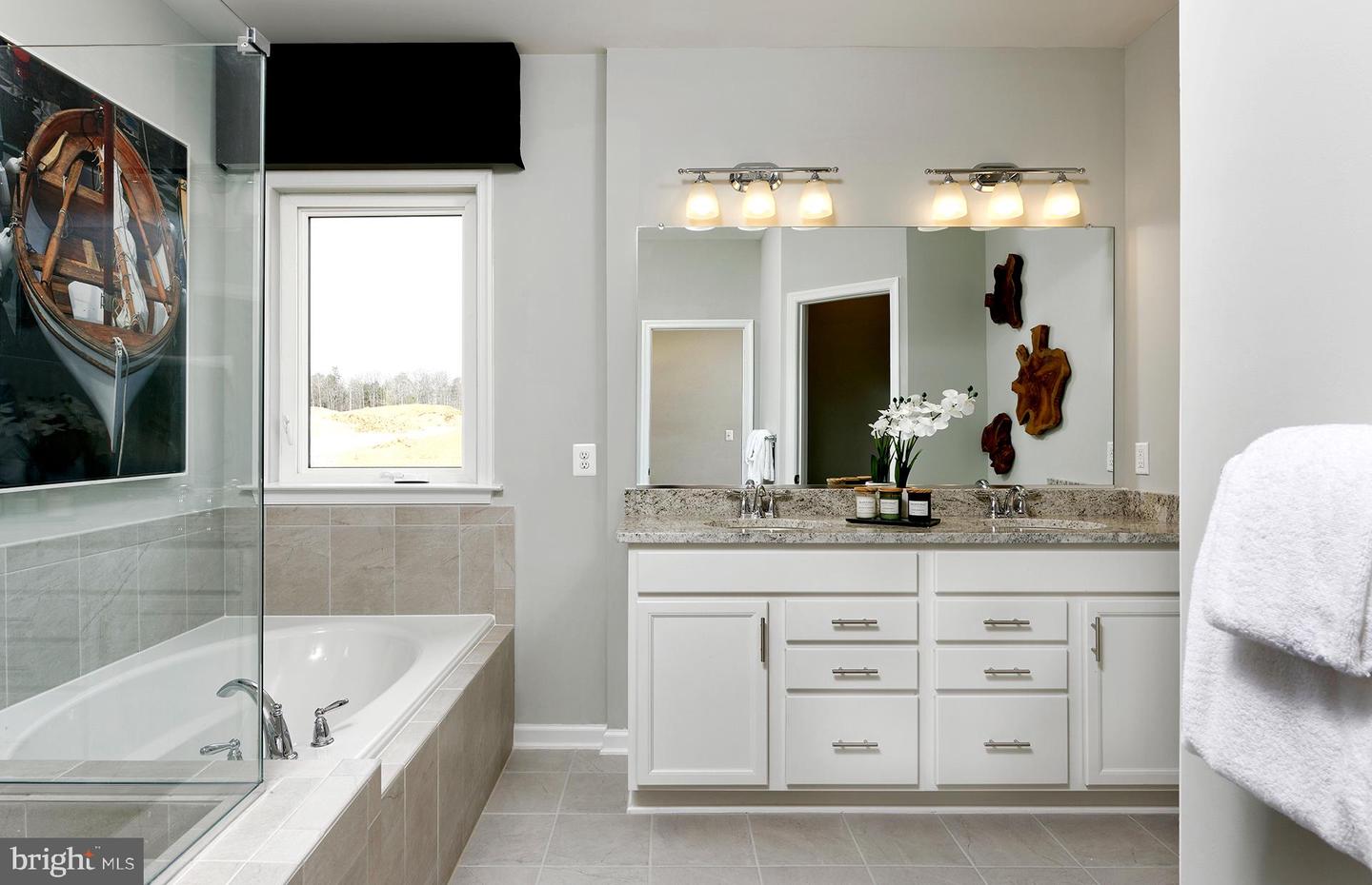 237 Mainstream Dr Property Photo 8