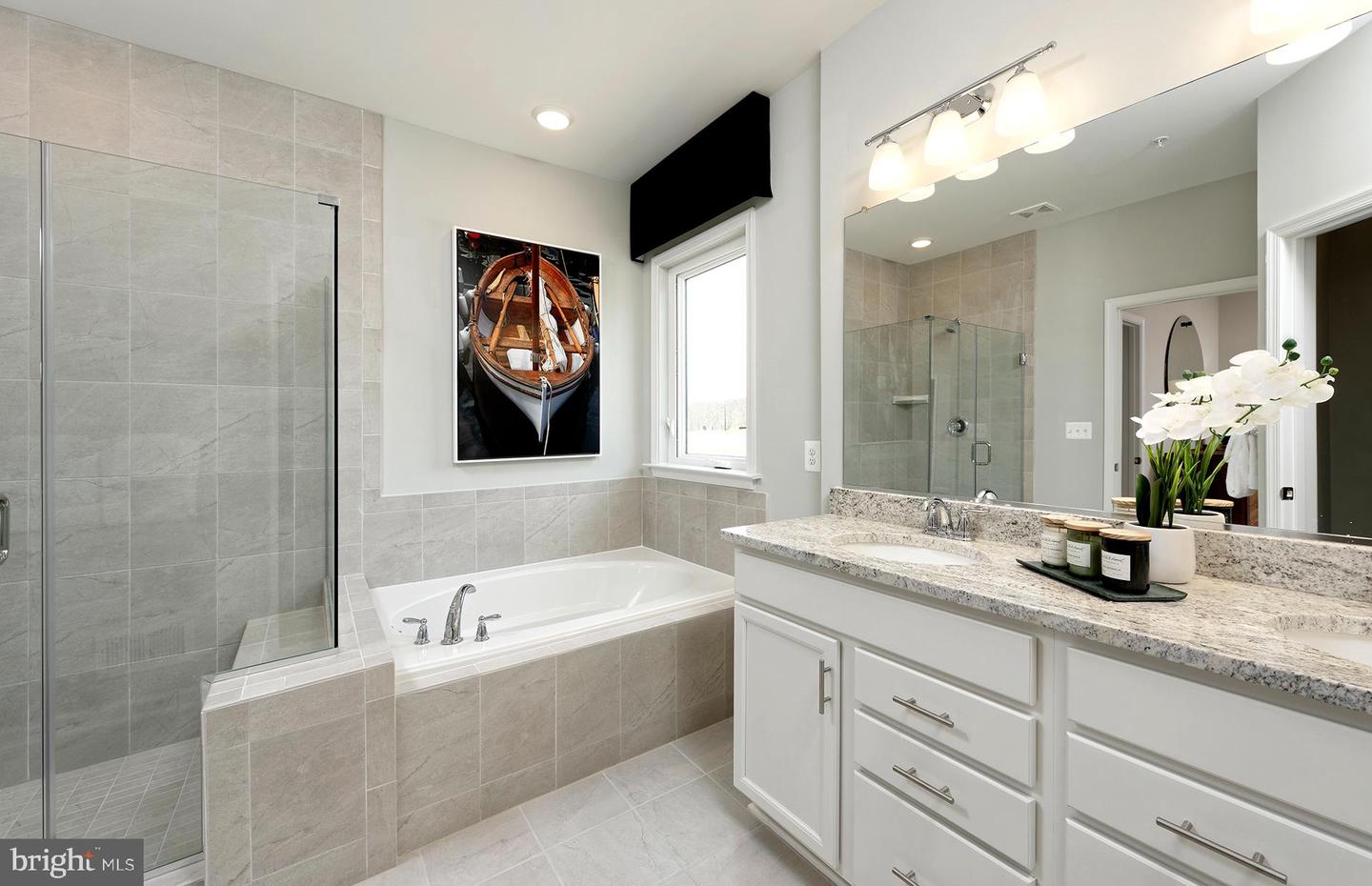 237 Mainstream Dr Property Photo 9