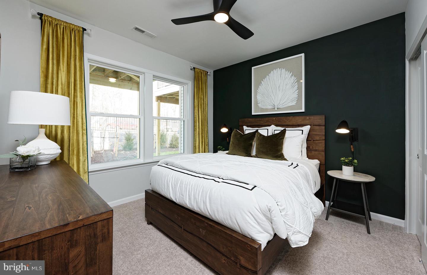 237 Mainstream Dr Property Photo 11