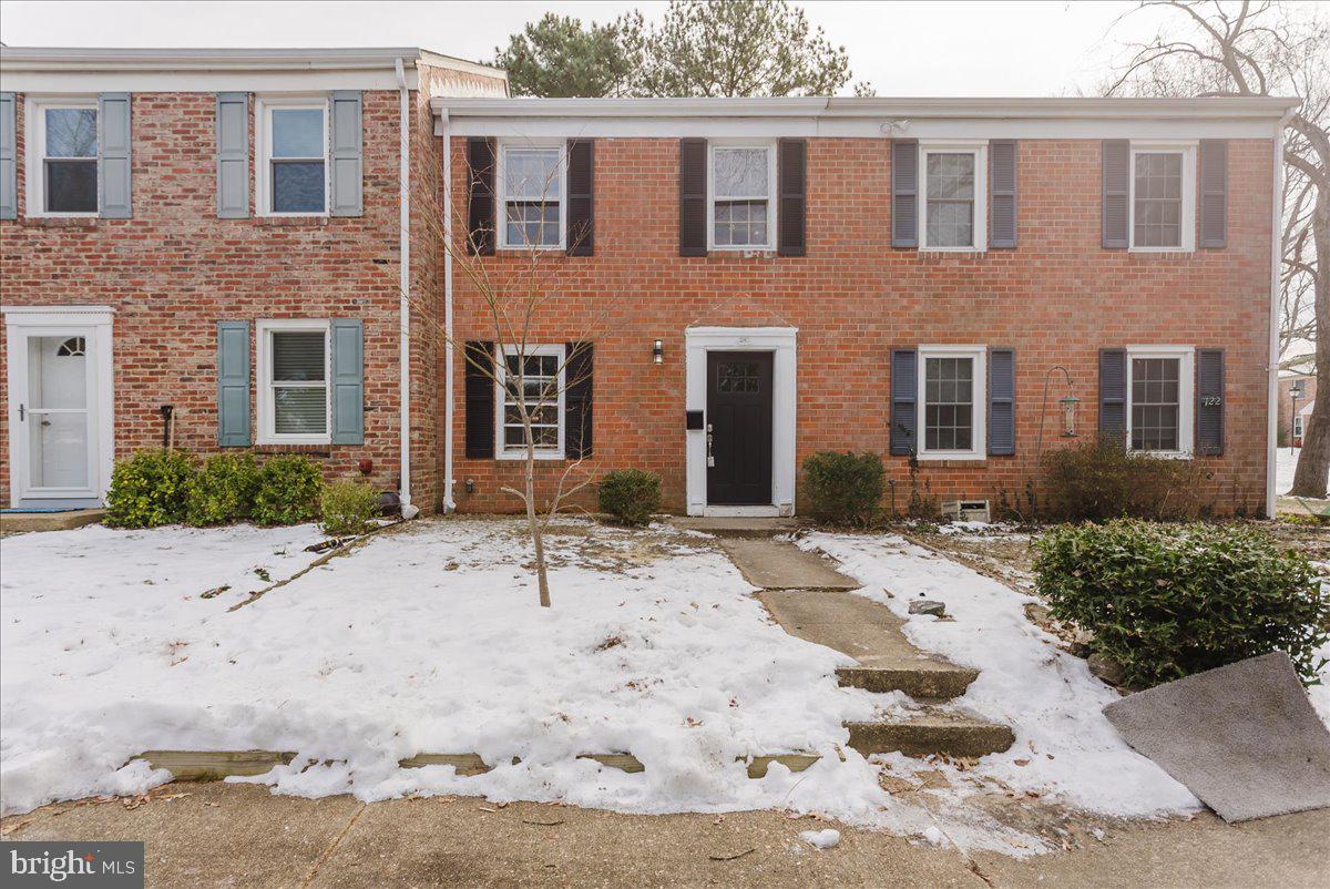 124 Dumbarton Dr Property Photo