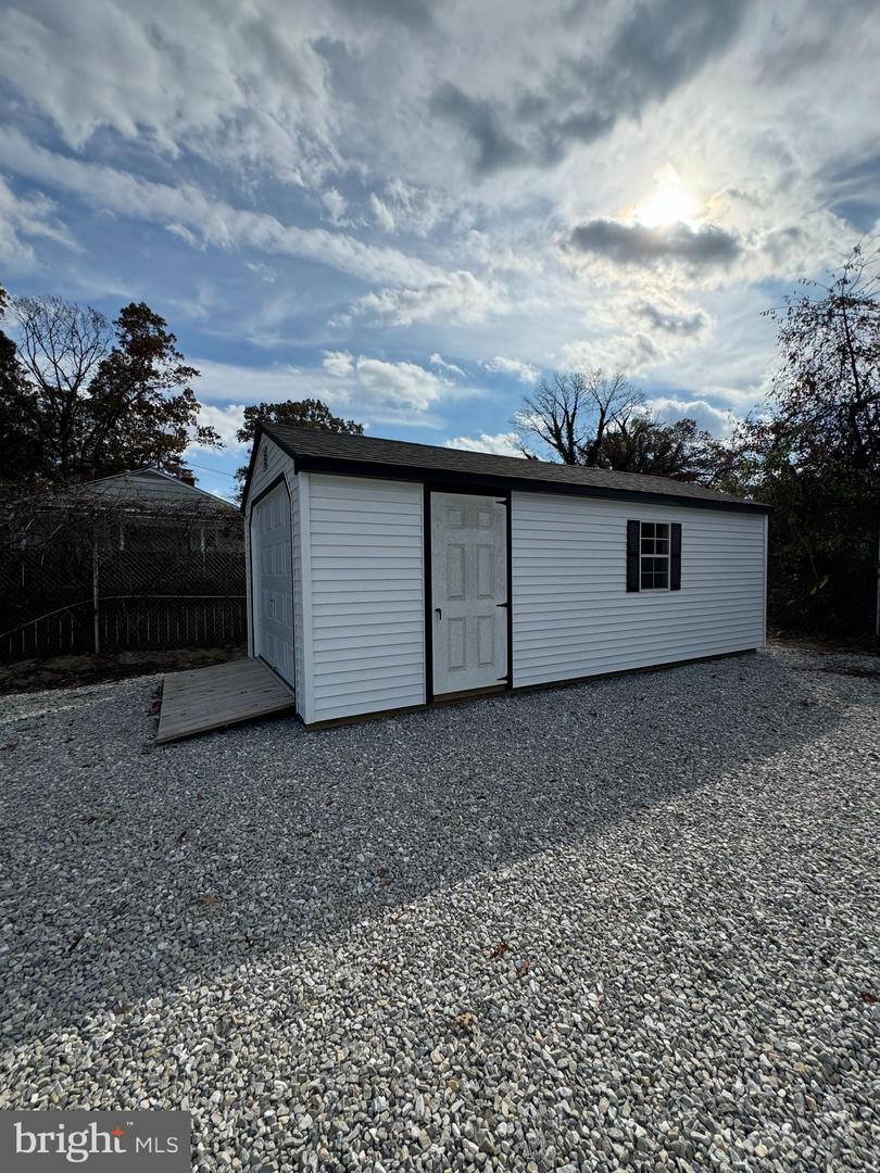 8264 Waterford Rd Property Photo 4