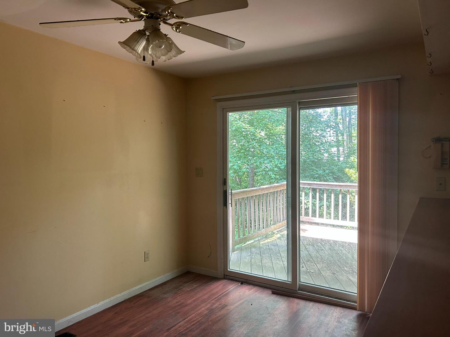 4908 Aspen St Property Photo 6