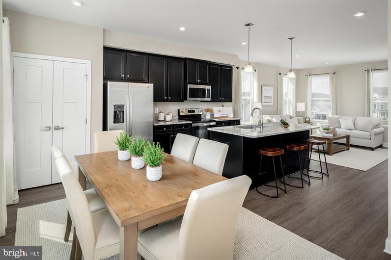 Tanbridge Ln #aria Property Photo 4