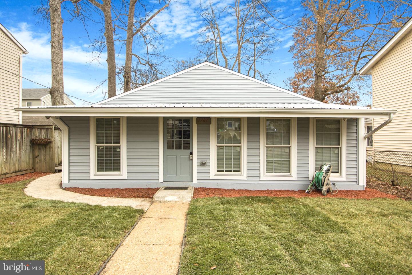 1727 Forestville Rd Property Photo 1